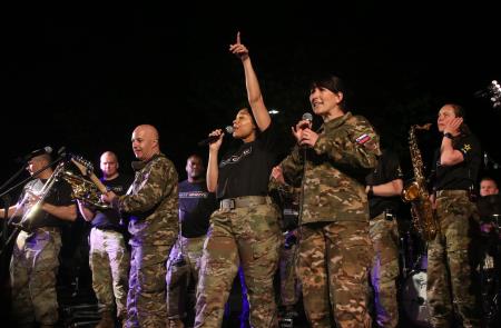 DVE UNIFORMI ENA PESEM 44 FOTO LJUBO VUKELIČ
